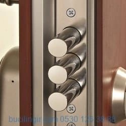 Çelik kapı tamiri bakımı onarımı kilit değişim hizmeti